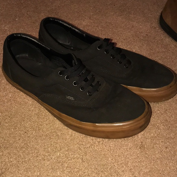 Vans Black Low Top Shoes - Picture 2 of 2